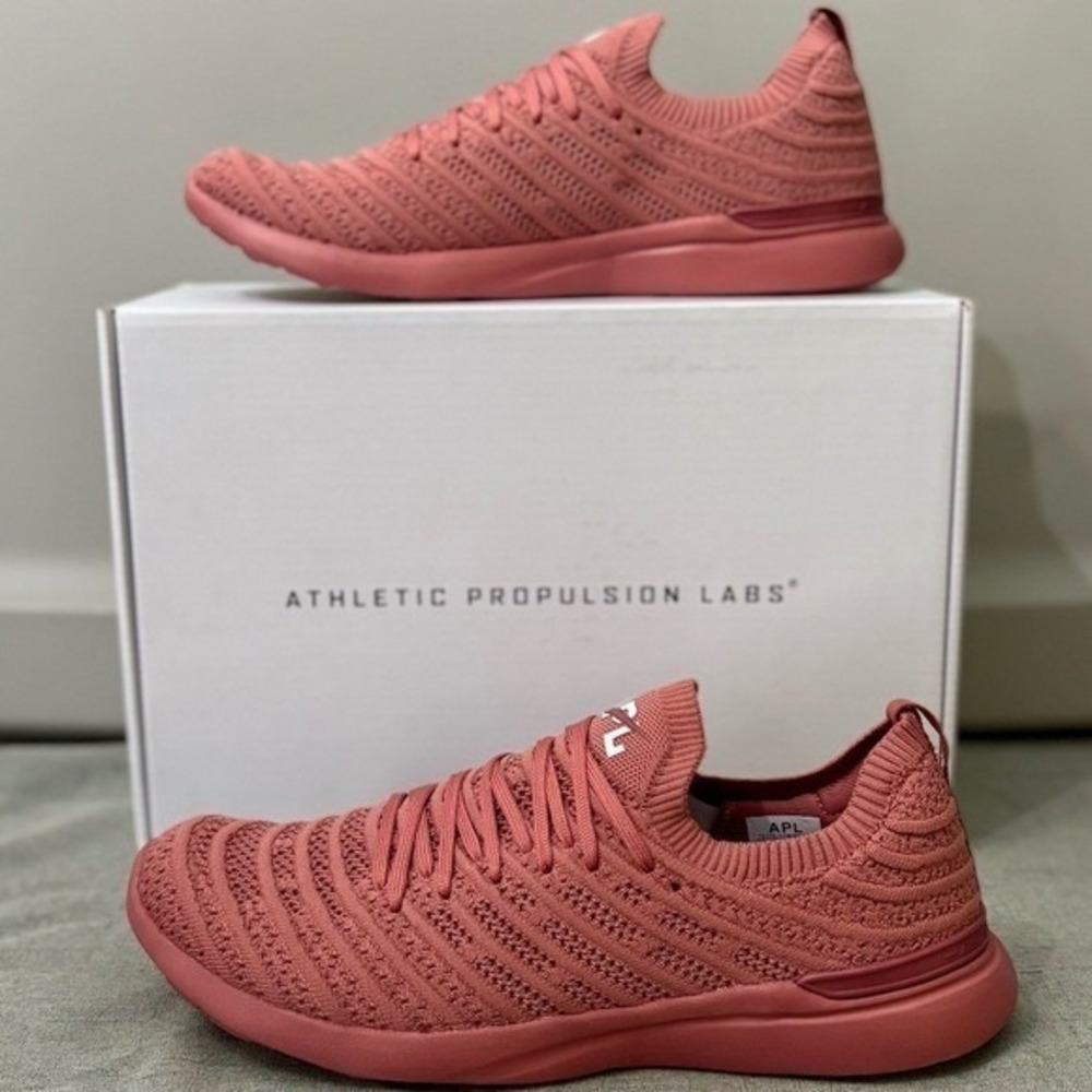 NIB - APL Size 9 Men's‎ TechLoom Wave – Cedar/White
